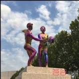 不銹鋼彩色踢足球人物